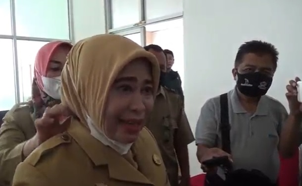 Tak Jadi Dipecat, Hervina Guru Honorer Tetap Mengajar dan Diusulkan Jadi PNS