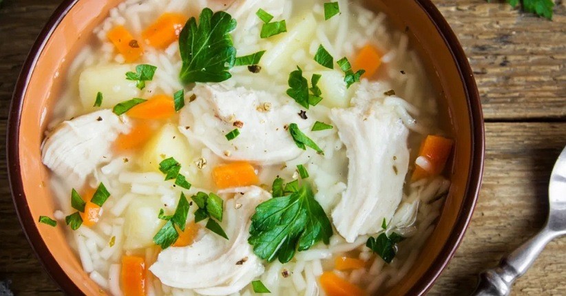 Hindari 4 Makanan Ini di Malam Hari, Efeknya Bikin Susah Tidur