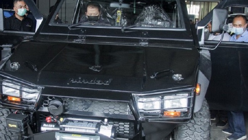 Hendy Jadi Bupati Pertama Beli Mobil Maung, Pindad Berharap Pejabat Lain Dukung Industri Mobnas