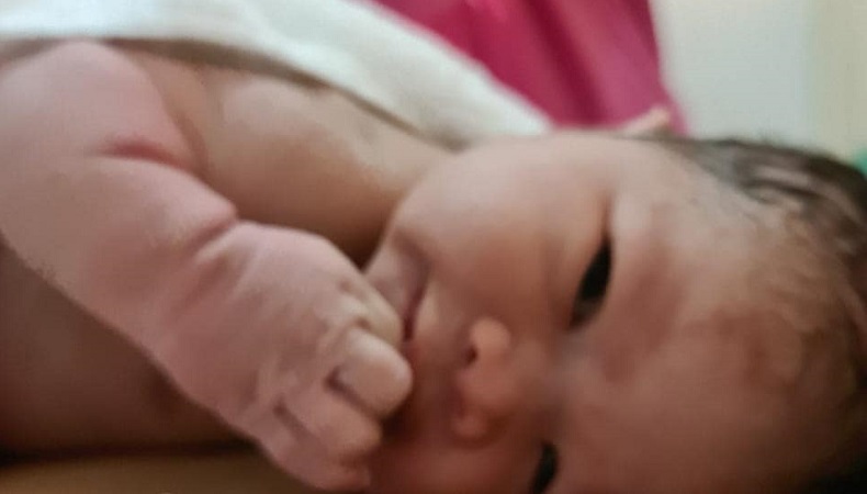 Perkenalkan Cucu Pertama, Gubernur Khofifah: Makna Namanya Perempuan Cerdas Berakhlak Mulia