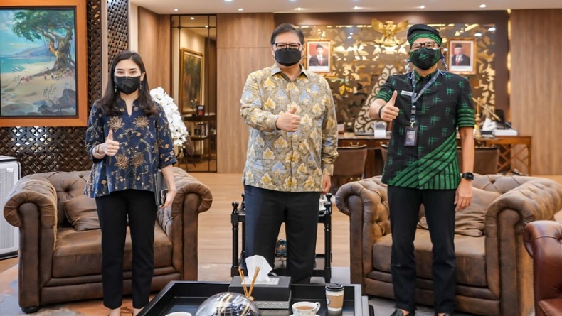 Menko Airlangga Menerima Menparekraf Sandiaga Uno dan Wamenparekraf Angela Tanoesoedibjo