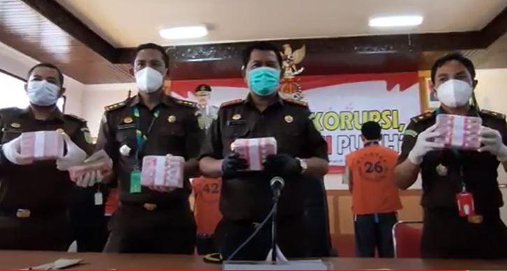Kejari Buleleng Amankan Uang Rp450 Juta terkait Korupsi Dana Hibah Pariwisata