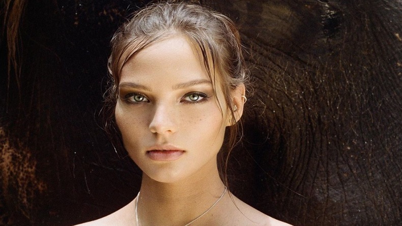 5 Potret Cantik Alesya Kafelnikova, Influencer Rusia yang Bikin Heboh karena Pose Telanjang di Bali