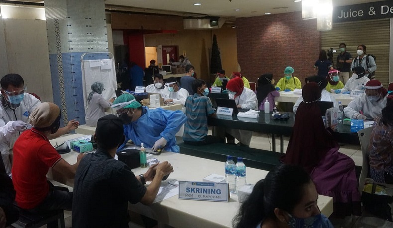 Kadinkes DKI Sebut Antusias Vaksinasi Covid Pedagang Pasar Tanah Abang Luar Biasa