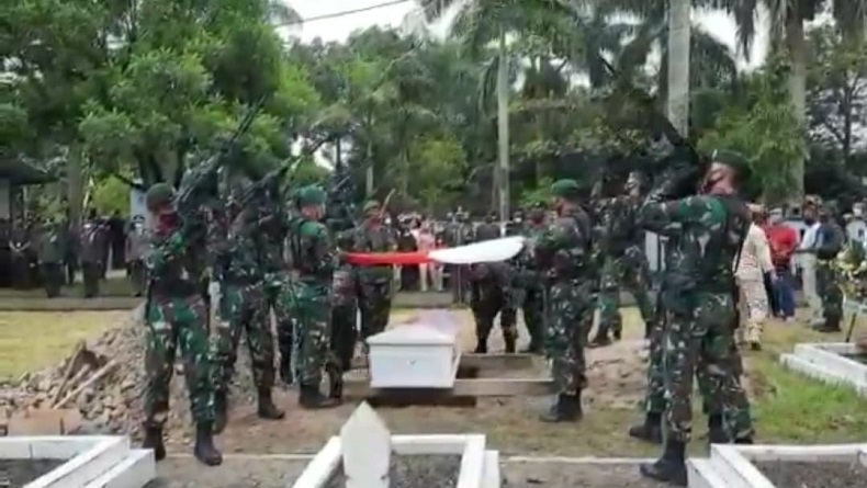 Prada Ginanjar Arianda Dimakamkan di TMP Kusuma Bangsa Kota Banjar