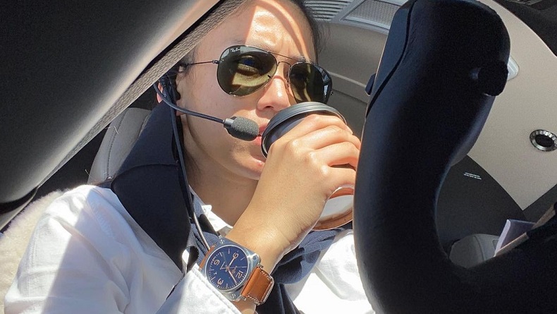Ini Alasan Pilot Sering Pakai Kacamata Hitam Khusus, Bukan untuk Bergaya Lho!