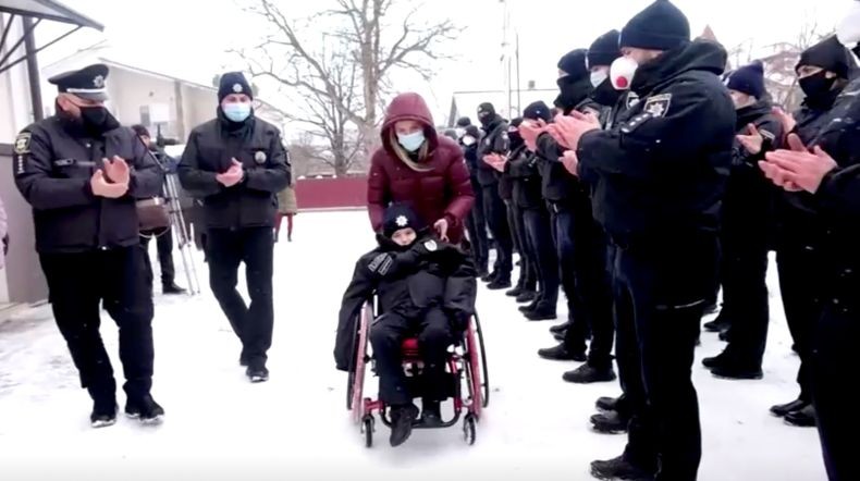 Mengharukan, Bocah 10 Tahun Penderita Kanker Otak Wujudkan Mimpi Jadi Polisi