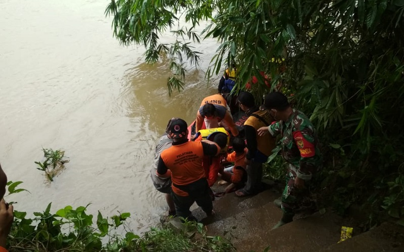 Balita Main Tanpa Pengawasan Ditemukan Tewas Mengambang di Sungai Ogan