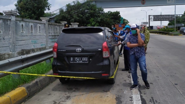 Pria Ditemukan Meninggal di Dalam Mobil Terparkir di Pintu Keluar Tol Jatiasih