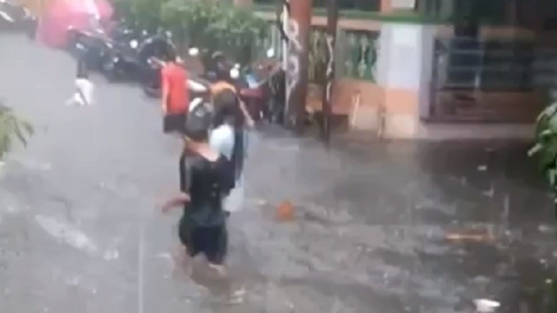 Hujan Deras, Kemang Utara dan Mampang Banjir