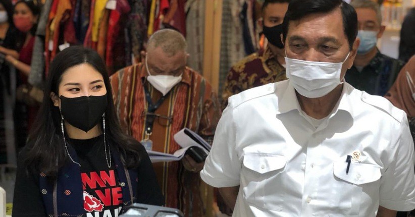 Menko Luhut: UMKM Tulang Punggung Ekonomi, Semua Harus Go Digital