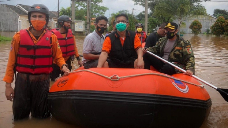 Tiga Perumahan di Cileungsi Kebanjiran, Tim SAR Evakuasi Warga