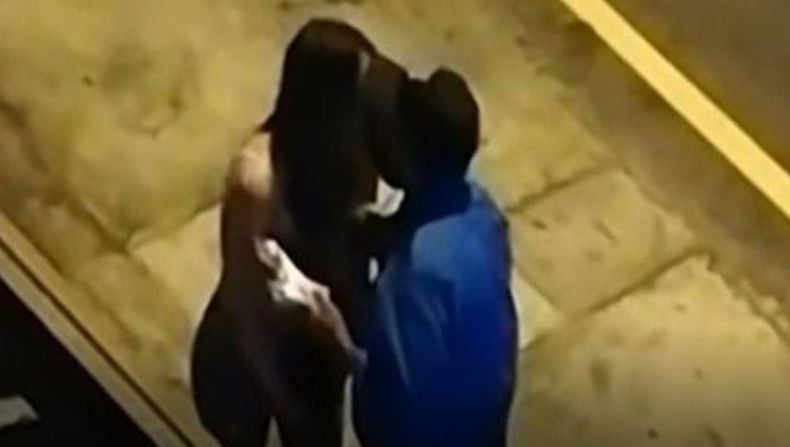 Polisi Ini Tepergok Cium Perempuan yang Seharusnya Dihukum karena Langgar Aturan Covid