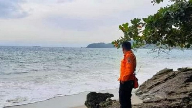 Tim SAR Tunda Pencarian Pemancing Hilang di Pantai Sedongparat Sukabumi