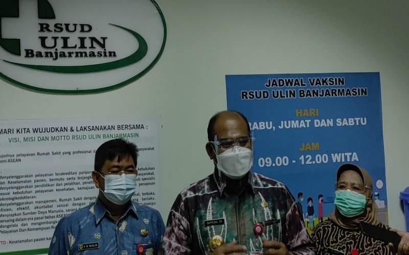Kunjungi RSUD Ulin Banjarmasin, Pj Gubernur Kalsel Disuntik Vaksin Covid-19