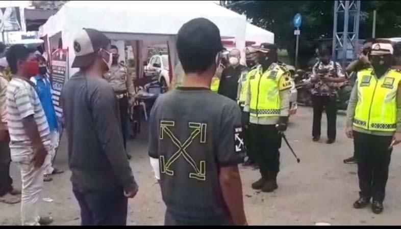 Terjaring Razia Prokes, Awak Bus dan Penumpang Tes Swab Antigen di Terminal Tegal