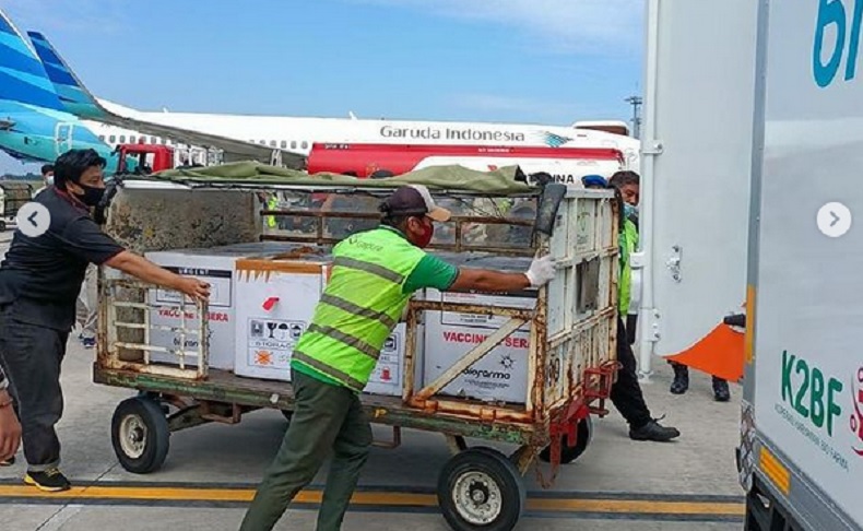Bali Terima Kedatangan 13.030 Vial Vaksin Covid-19 di Bandara Ngurah Rai