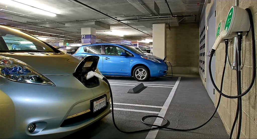 Musim Dingin, Isi Baterai Mobil Listik di Daerah Ini Jadi Lebih Mahal Dibanding Bensin Sekali Charging Rp5 Juta 