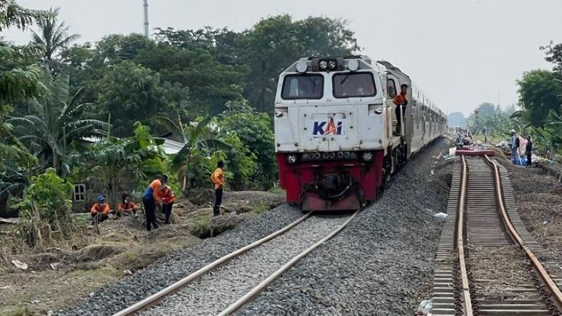 Perbaikan Selesai, Jalur Kereta Api Bandung-Jakarta Mulai Dibuka Sore Ini