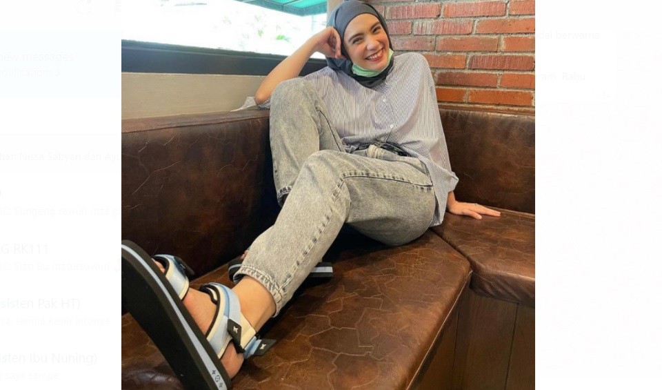 Putri Anne Istri Arya Saloka Pakai Sandal Belasan Juta Rupiah, Netizen: Istri Sultan Mah Bebas