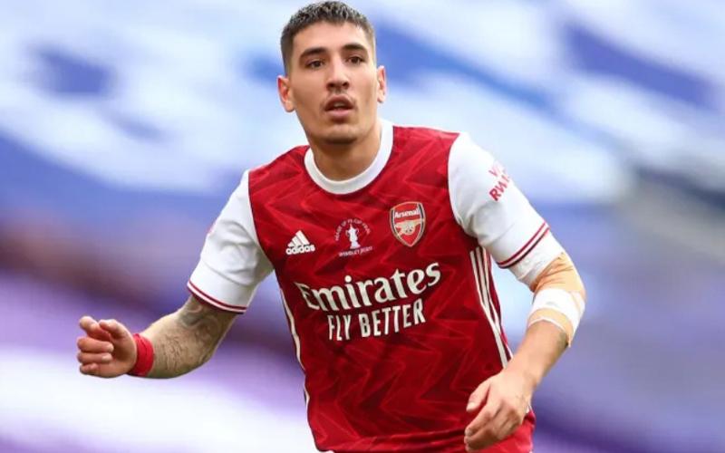 Barcelona Lagi Bokek, Hector Bellerin Merapat ke Juventus