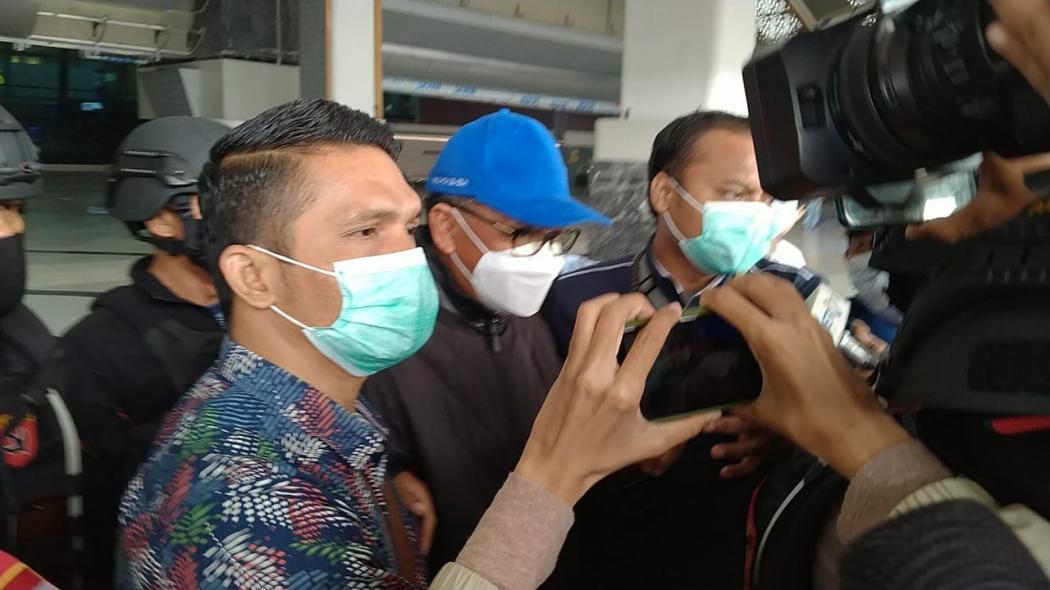 Penampakan Nurdin Abdullah Tiba di Bandara Soetta dengan Pengawalan Ketat 