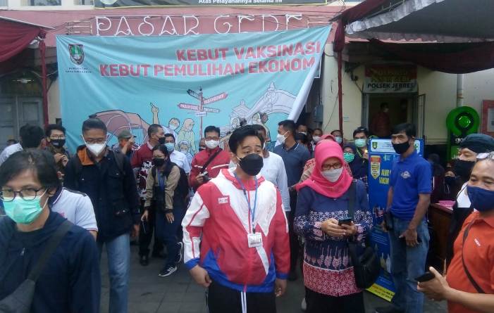 Cek Vaksinasi terhadap Pedagang di Solo, Begini Kata Gibran