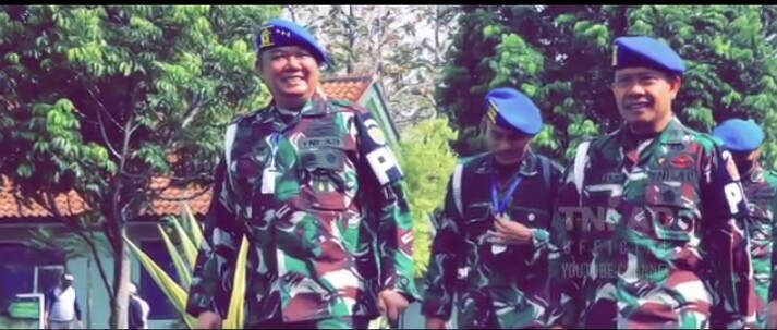 Jenderal TNI AD Ini Selalu Bawa Selendang Khusus saat Bertugas : Diikatkan di Kepala, Pusing Langsung Hilang