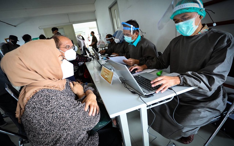 Lansia Belum Masuk Program Vaksinasi di Bandung, Ini Cara Daftarnya 
