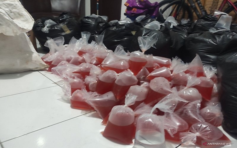 2.040 Kantung Miras Oplosan Disita Polres Cianjur dari Warung Berkedok Kios Jamu