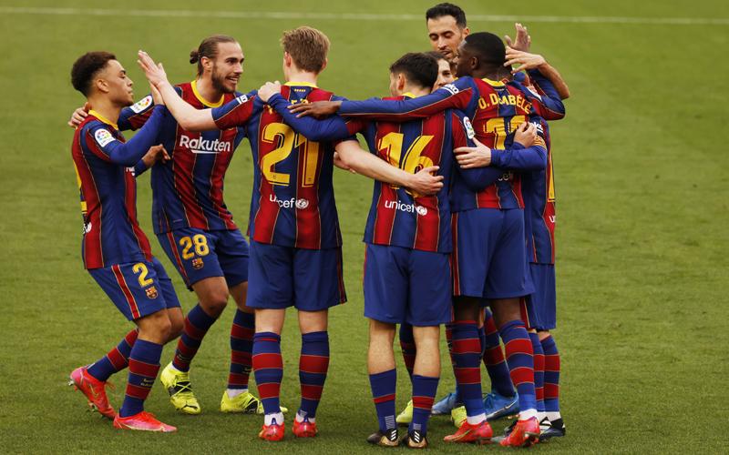 Kalahkan Sevilla, Barcelona Gusur Real Madrid