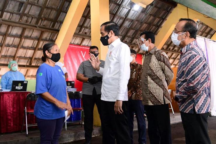 Tinjau Vaksinasi Covid-19 di Yogyakarta, Jokowi Berharap Ekonomi Segera Pulih