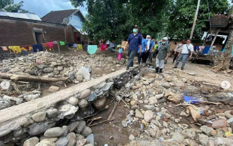 Gubernur NTB Tinjau Lokasi Banjir Dompu, Banyak Rumah Warga Hanyut