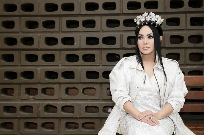 Berduka, Dewi Gita Tak Sanggup Unggah Foto Kebersamaan dengan Rina Gunawan