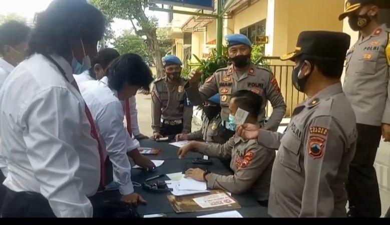 Polres Brebes Mendadak Periksa Senpi Milik Puluhan Anggotanya, Ada Apa?