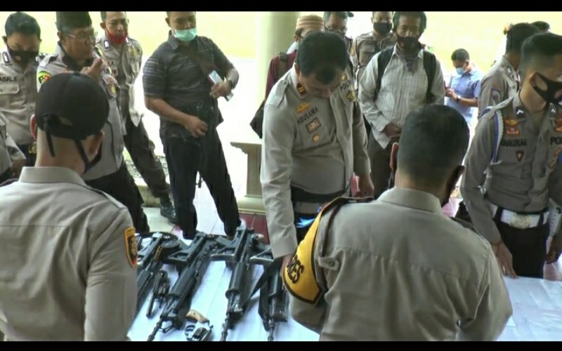 Tidak Mau Ada Masalah, Polres OKU Selatan Periksa Senpi Anggota