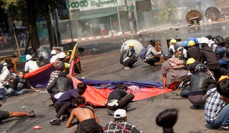 Iwan Fals Prihatin 237 Demonstran Ditembak Mati Aparat Myanmar : Innalillahi