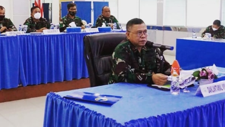 Danlantamal VIII Berikan Arahan kepada para Danlanal