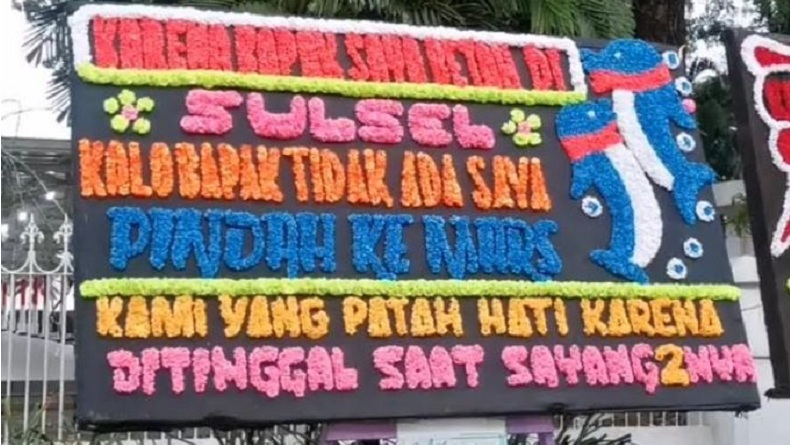 Karangan Bunga Patah Hati Penuhi Rujab Gubernur Sulsel: Ditinggal saat Sayang-sayangnya