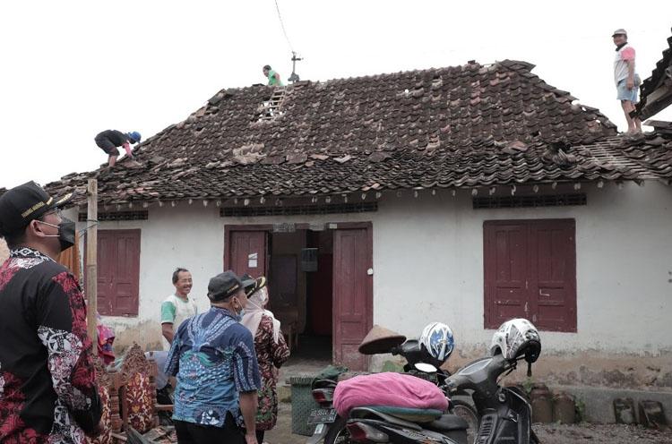 Hujan Es dan Angin Kencang Terjang Sleman, 30 Rumah Warga Rusak