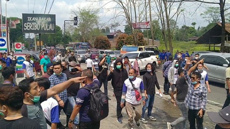 Bentrok Kubu AHY dan KLB Demokrat Sebabkan Satu Warga Luka