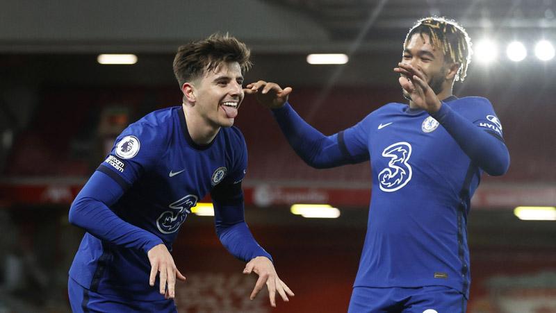 Gol Tunggal Mason Mount Pastikan Kemenangan Chelsea di Anfield