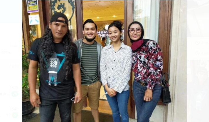 Dikabarkan Putus dengan Adi Sastro, Glenca Chysara Cinlok dengan Ikbal Fauzi? 