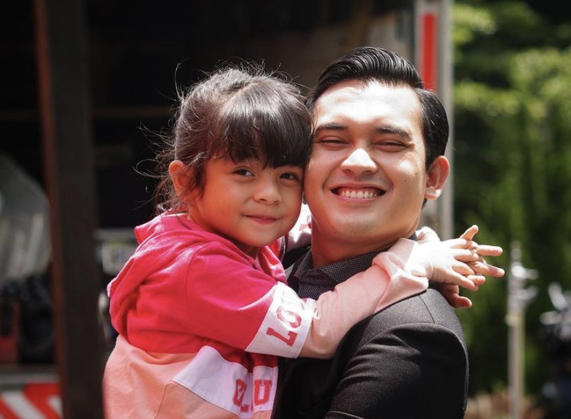 Ikbal Fauzi Akrab dengan Fara Shakila di Lokasi Syuting Ikatan Cinta, Netizen: Pengen Jadi Reyna