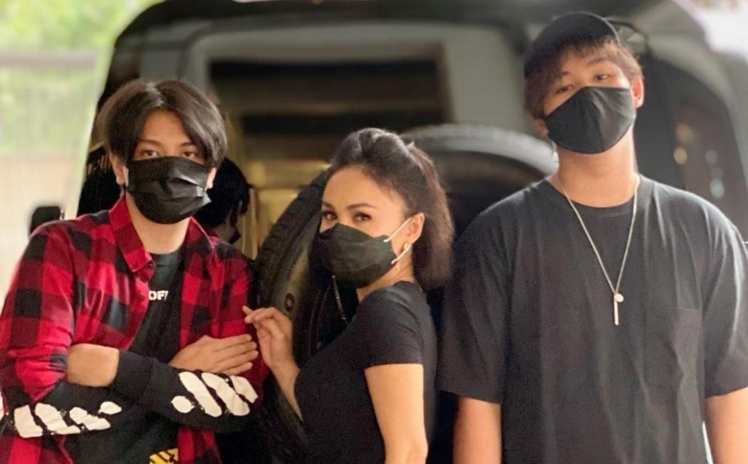 Potret Yuni Shara Malam Mingguan Bareng Anak, Netizen: Awet Muda Kayak ABG