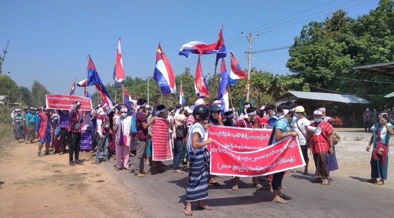 Buntut Krisis Politik, Warga Myanmar Antre Menyeberang ke India