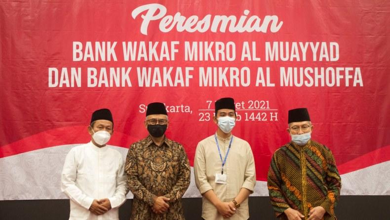 Bareng Gibran, Ketua OJK Luncurkan 2 Bank Wakaf Mikro di Solo