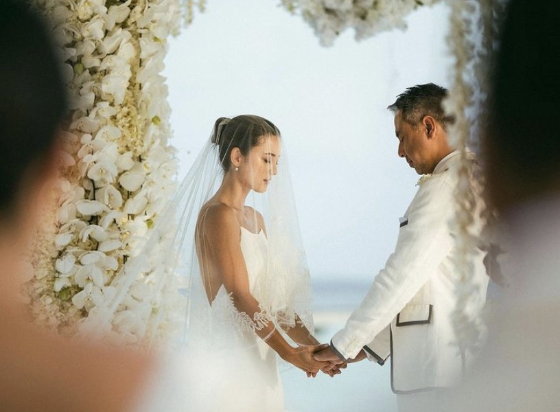 Julie Estelle Nikah pada 25 Februari 2021 di Maladewa: Ini Tempat Sentimental Buat Kami