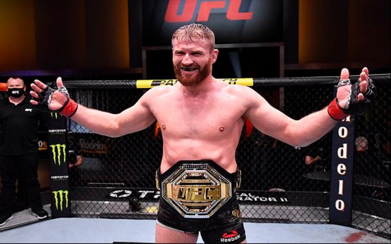 Nodai Rekor Israel Adesanya, Jan Blachowicz: Dia Akan Ingat Sampai Akhir Hayat