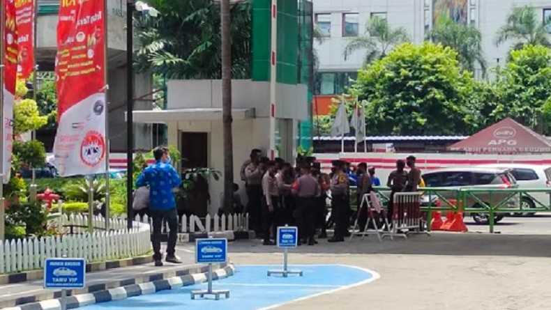 3 Kompi Polisi Siaga di Kemenkumham Cegah Bentrokan Kubu AHY dengan KLB Sumut